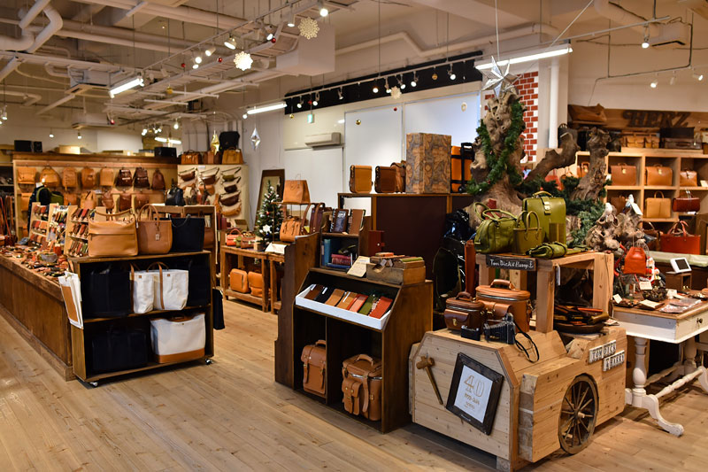 ヘルツ本店 店内風景