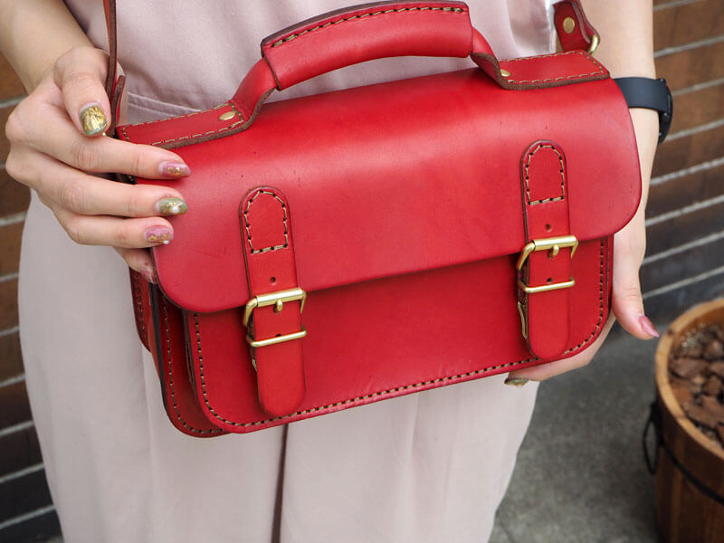 二本ベルトの2wayミニバッグ(CW-67) レッド前面