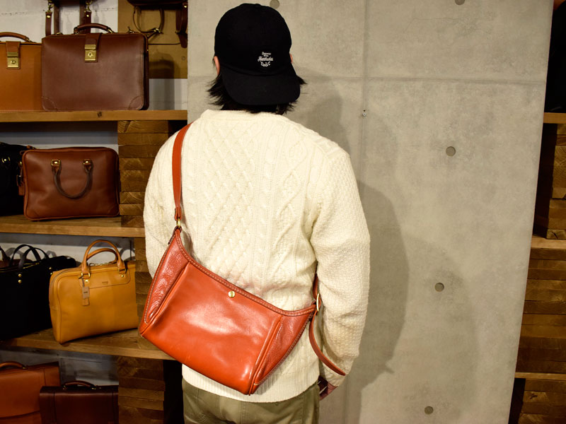 Tショルダーバッグ 着用