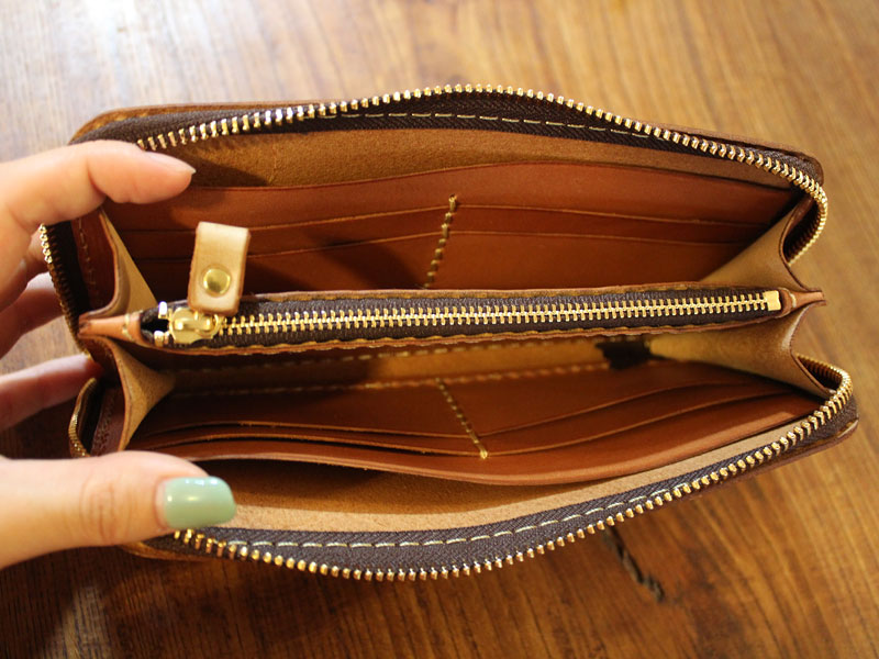 ファスナー長財布(WL-58)のアラスカ仕様 オープン