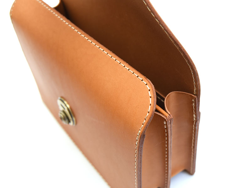 フラップセカンドバッグ・仕切り付き(S-1) オープン