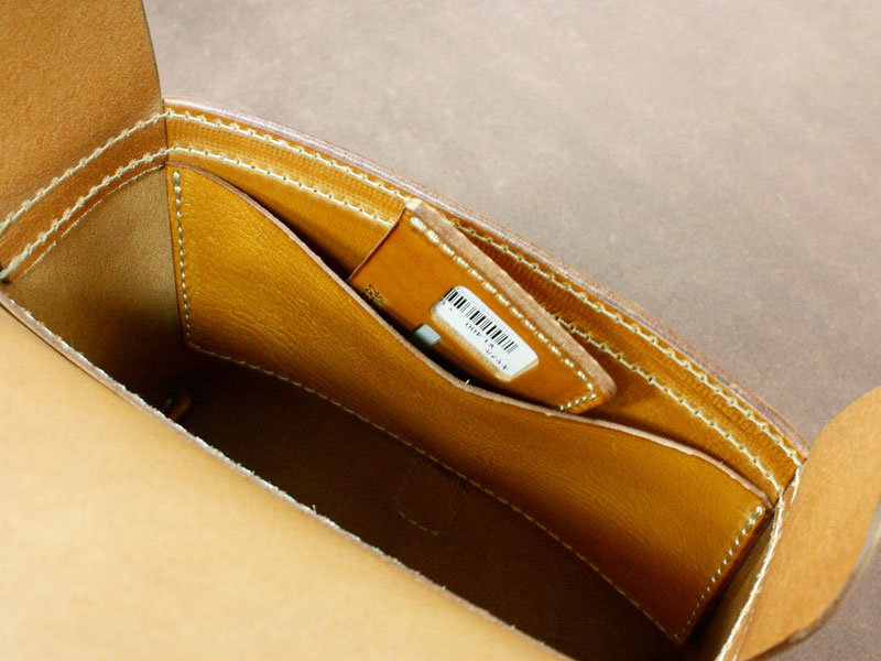 2LBボディーバッグ 内ポケット