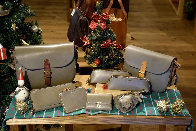 実店舗は11月23日 販売スタート!!