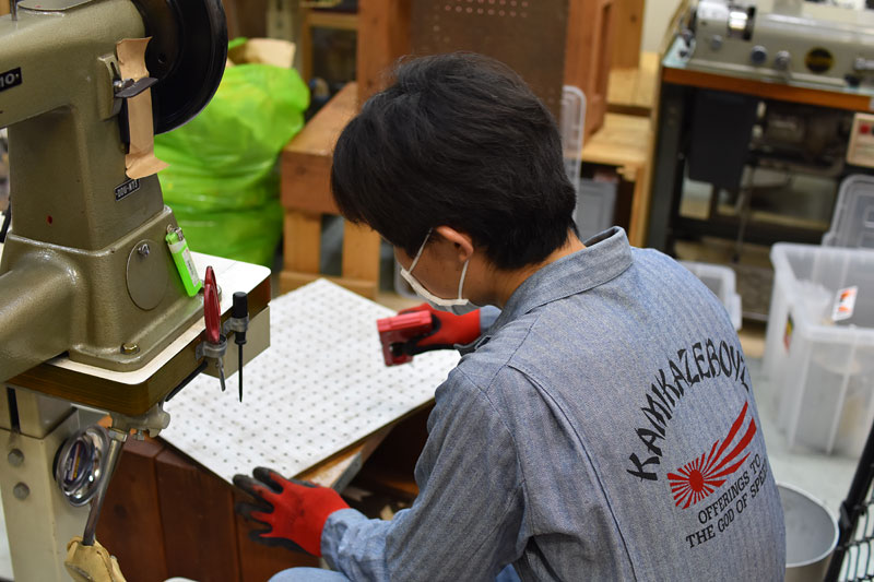 博多店 パンチングボード制作