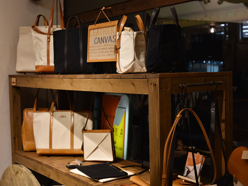 博多店でも好評!キャンバスアイテム