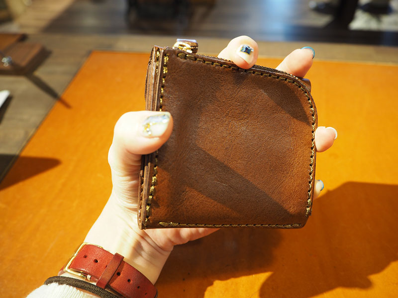 ライトウオレット 後面