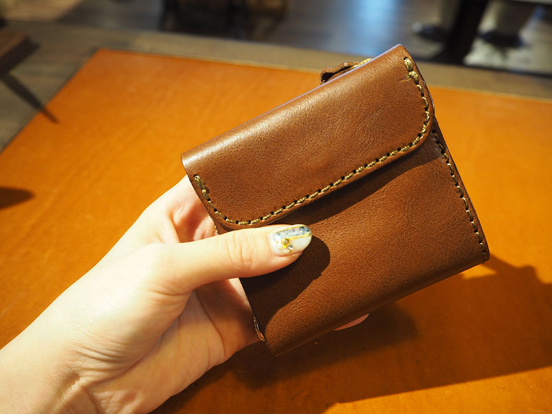 ライトウオレット 前面