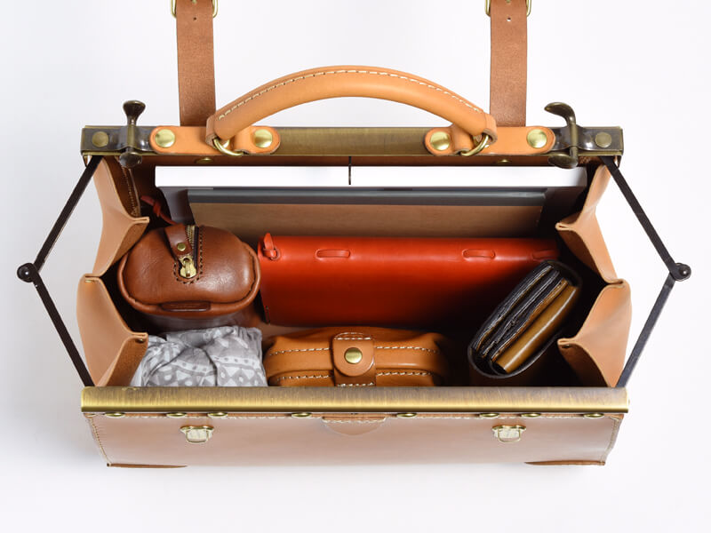 ミドルボストン(P-9) 収納