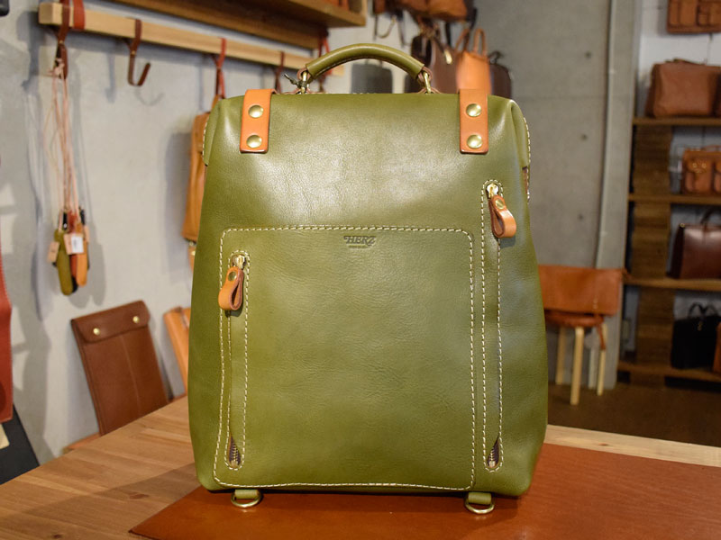 ラックスリュック グリーン×キャメル後面