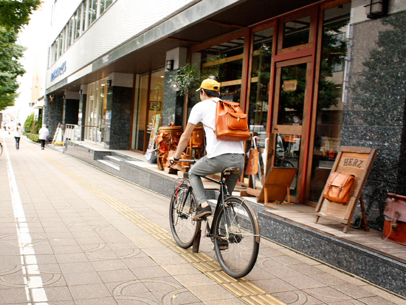 スタンダードなリュック(R-4) サイクリング3