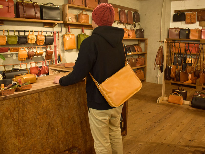 ショルダーバッグ(TB-1941) メンズ着用