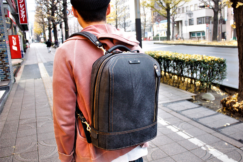 ネビアのビートルリュック(R-3) メンズ着用