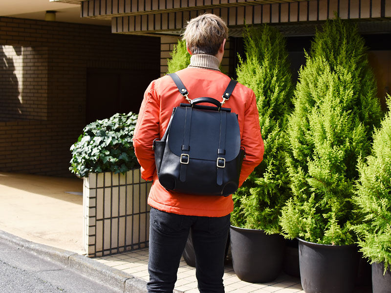 棒屋根クラシックリュック(R-153) ブラック着用