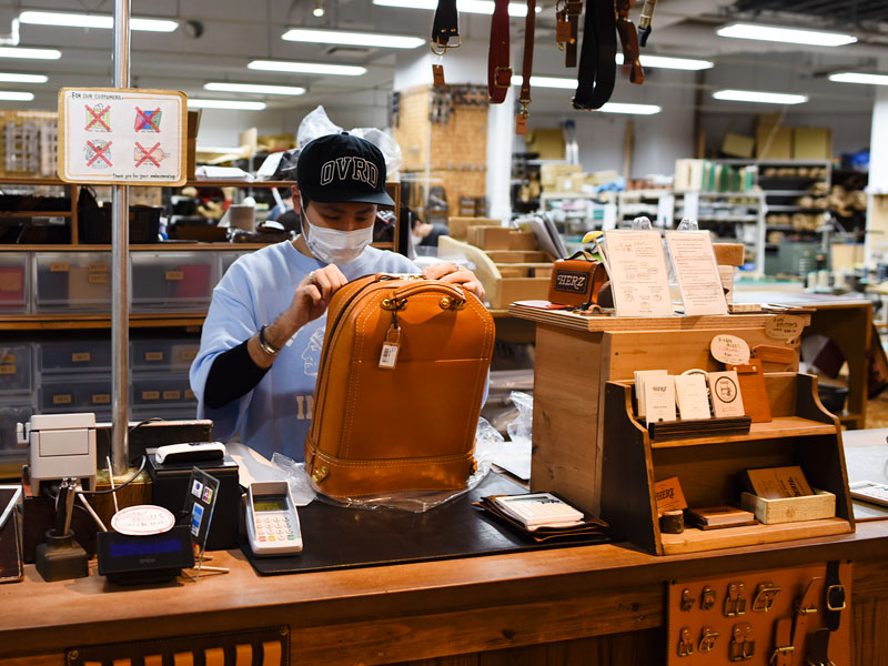本店スタッフ：日野