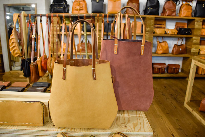 ソフト革のトートバッグ・縦型(T-205) ヌバック特別仕様