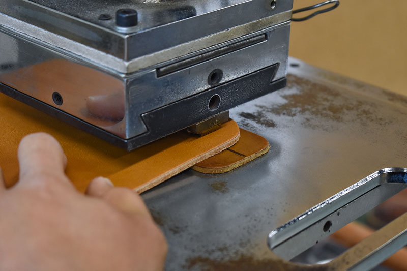 マウスパッド(KZ-70) 刻印工程