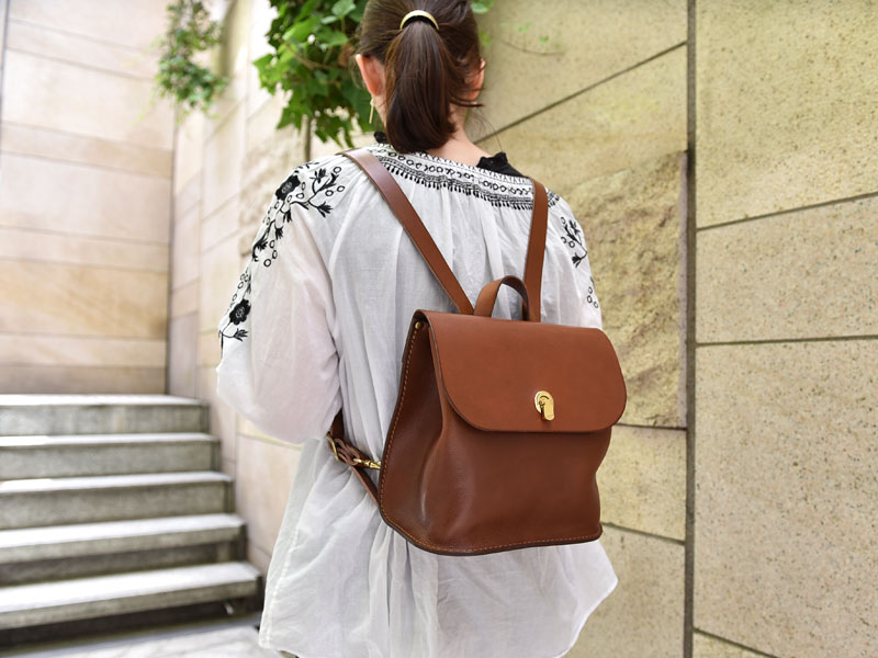 スモールリュック(MB-2105) レディース着用