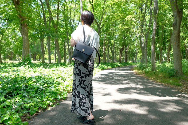 スモールリュック(MB-2105) レディース着用