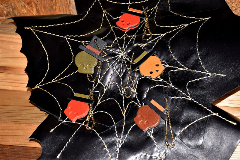 ハロウィンドクロちゃんキーホルダー