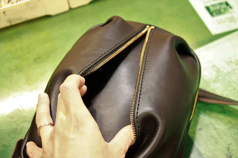 立体ポケットボディバッグ(F-9) 前面ポケット