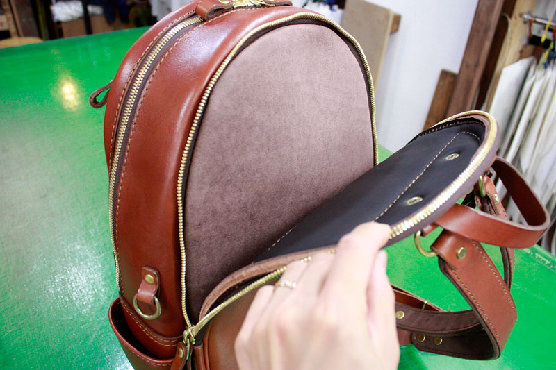 多機能デイパック(R-21) 後面収納