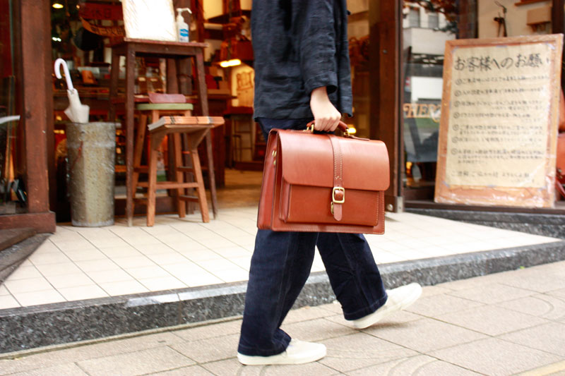 1本ベルト3wayビジネスバッグ(BC-4) 手持ち2