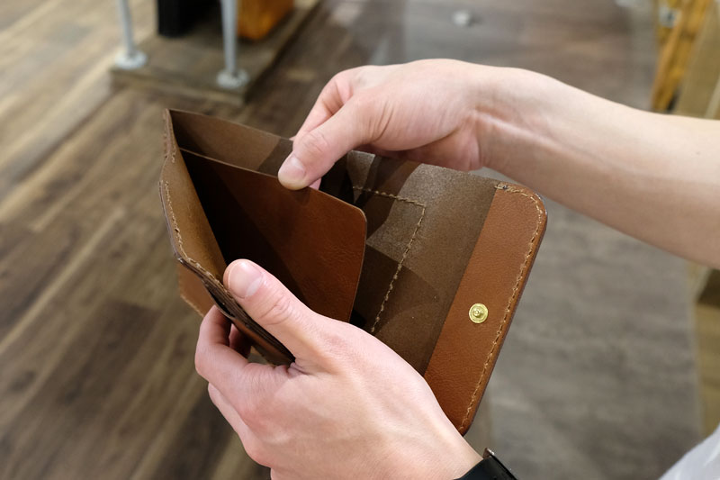 ミドルライトウォレット お札入れ