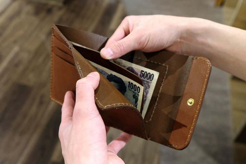 ミドルライトウォレット お札収納