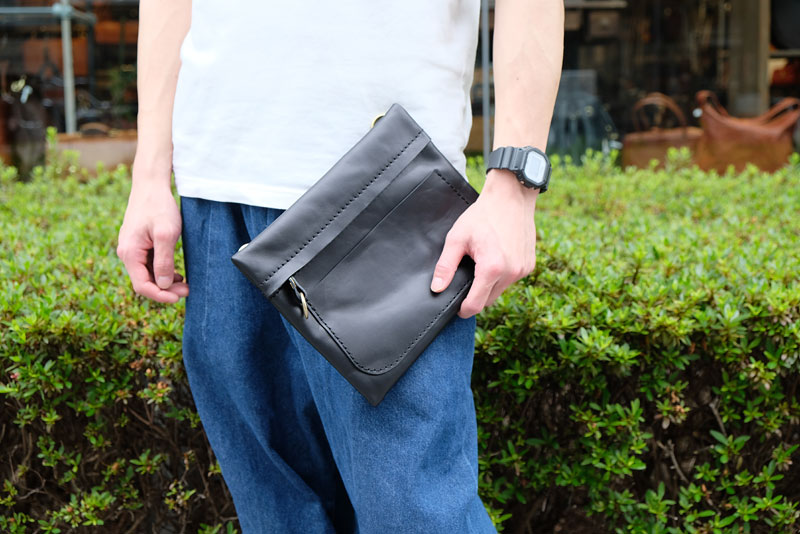 ノートサコッシュ メンズ手持ち