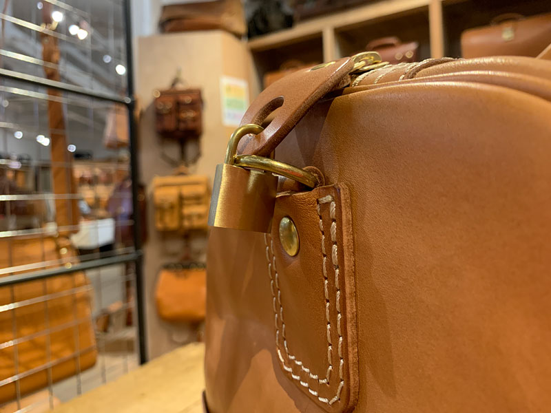 ファスナータイプ・ボストンバッグ(V-23) 南京錠