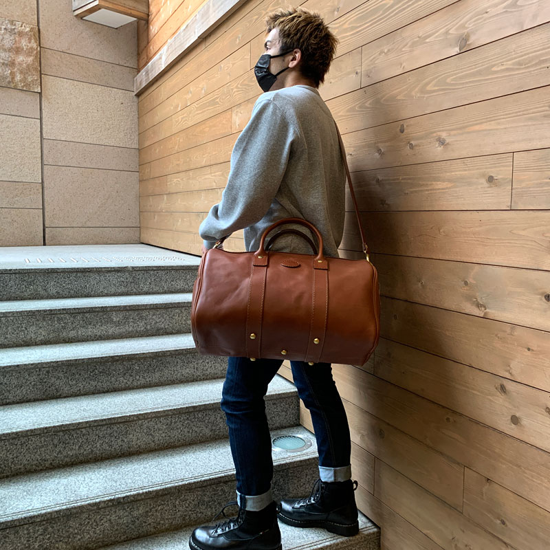 ファスナータイプ・ボストンバッグ(V-23) Mサイズメンズ着用