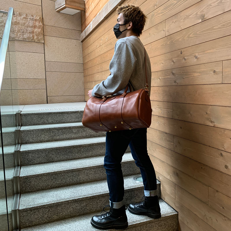 ファスナータイプ・ボストンバッグ(V-23) Sサイズメンズ着用