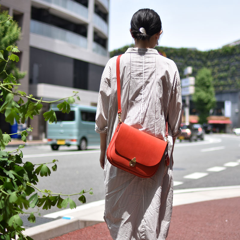 メッザルーナショルダー　レディース斜め掛け2