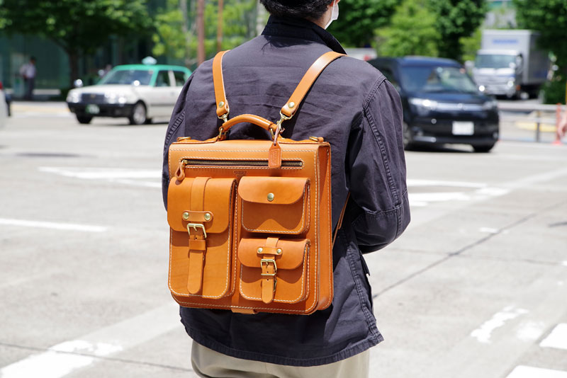 前面3ポケット標本3wayバッグ(A-19-R) メンズ着用