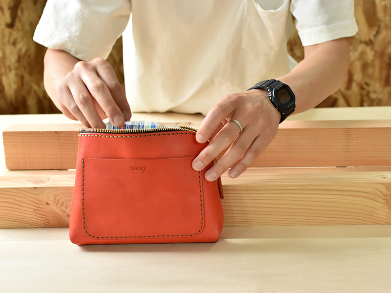 マチ付きポーチ(KF-114)Mサイズ収納4