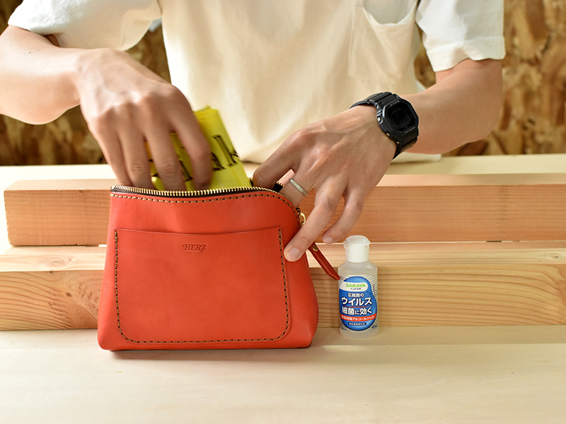 マチ付きポーチ(KF-114)Mサイズ収納3