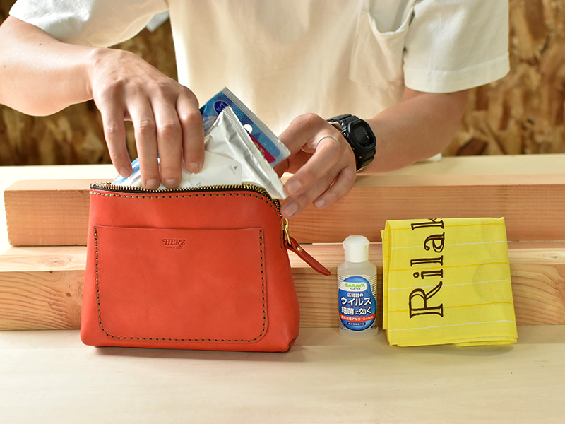 マチ付きポーチ(KF-114)Mサイズ収納2