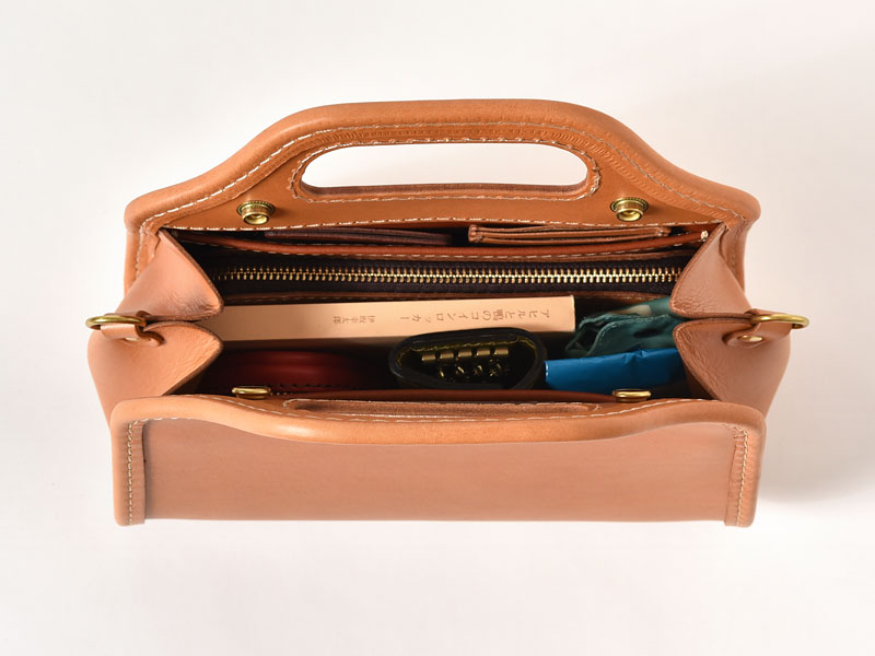 アーチハンドバッグ(Q-16) 本体に収納