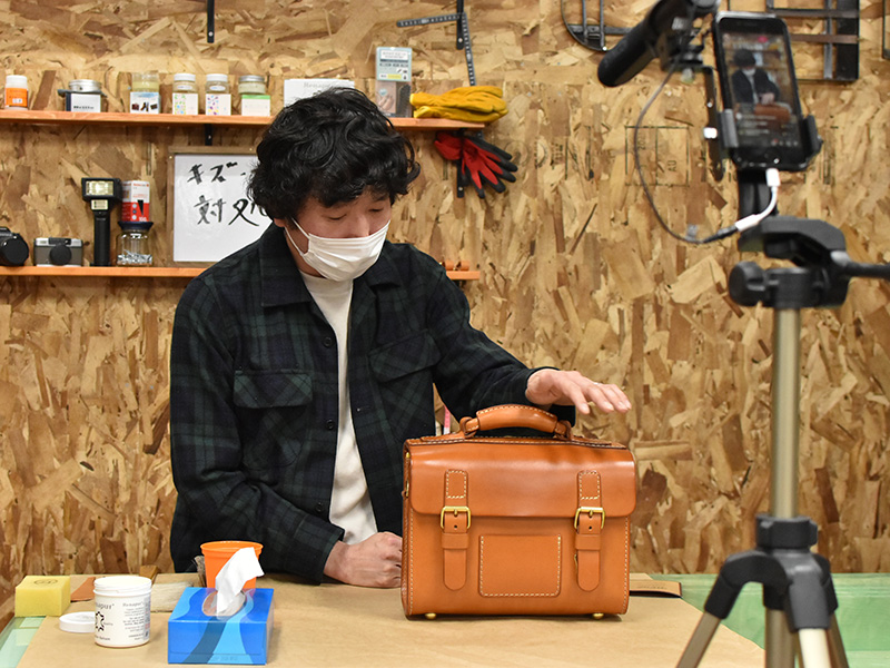 オンラインショップインスタライブの様子(山木)