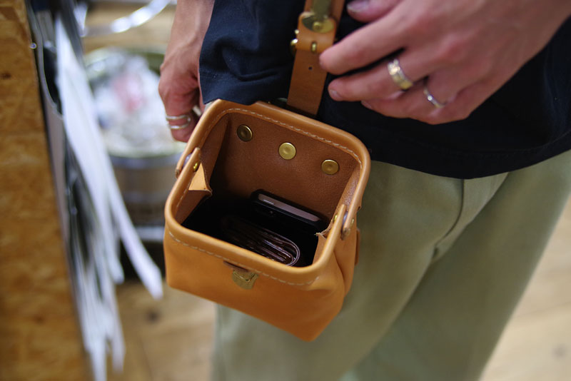 口枠ベルトポーチ(E-40) スマホ収納2