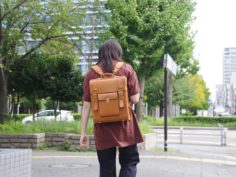 ビジネスリュックとカジュアルリュックのお話 ガロンリュック(R-100) 2