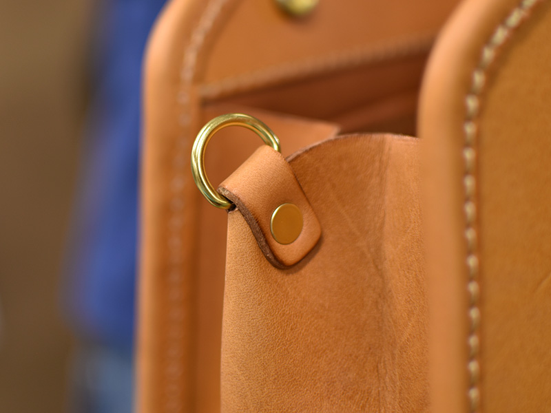 アーチハンドバッグ(Q-16)のマチのDカン