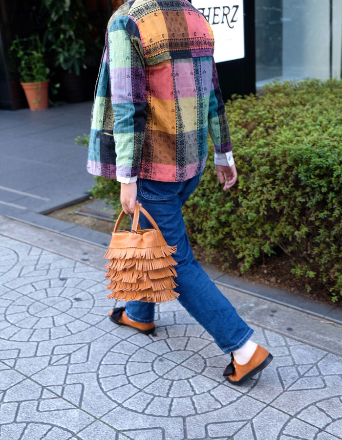 フリンジトート スタッフ菅沼着用3