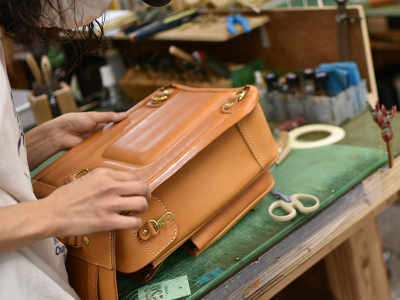 縦型ランドセル・玉縫い(R-51-A)キャメル製作の様子3