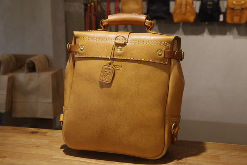 ピエノット(CT-2301) 後面