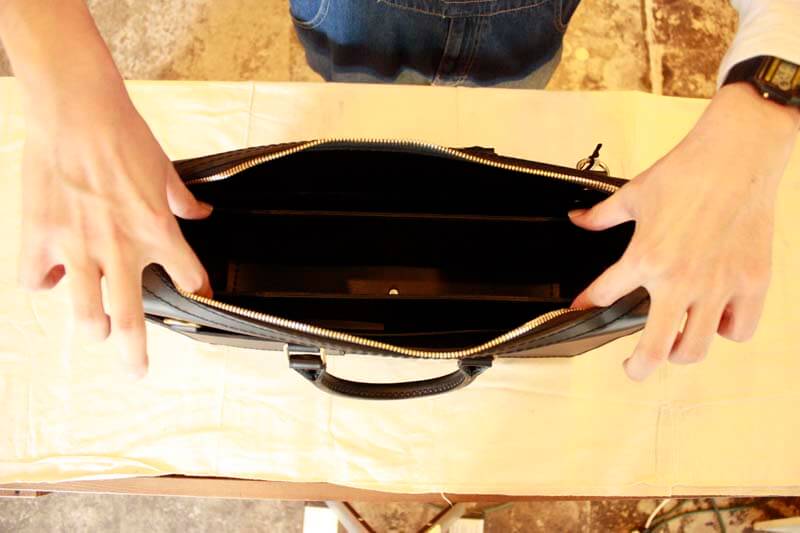 仕切り付きビジネスバッグ(AI-2318) 中身