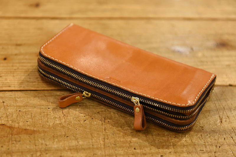 ツインウォレット(AI-2304) ファスナーの向き