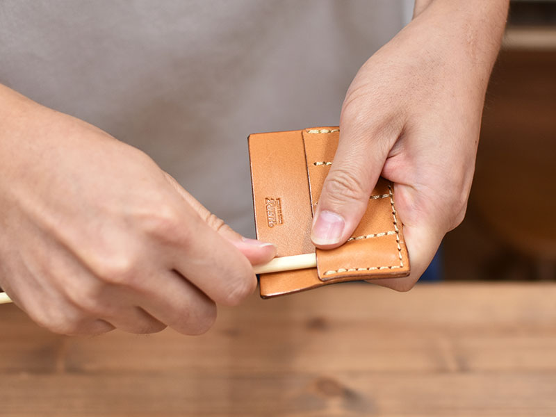 カード型のキーケース・4連(AI-2309)をぐりぐり1