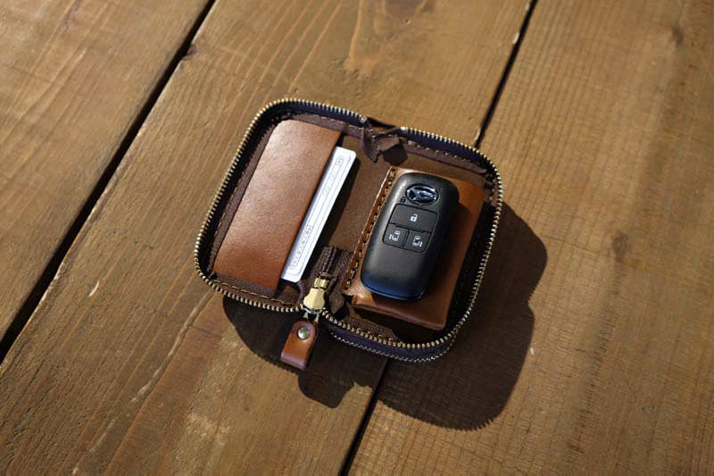 ダブルファスナーキーケース(AI-2335) ポイント