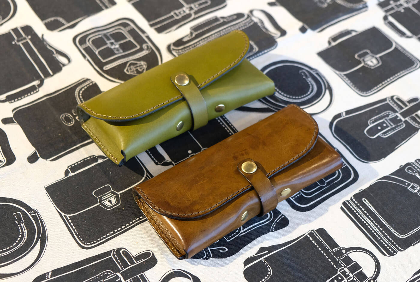 ベルト留めのメガネケース(KG-123) グリーンエイジング